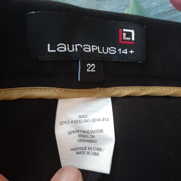 Laura Plus Like New Dress Pants - Picture 2 of 3